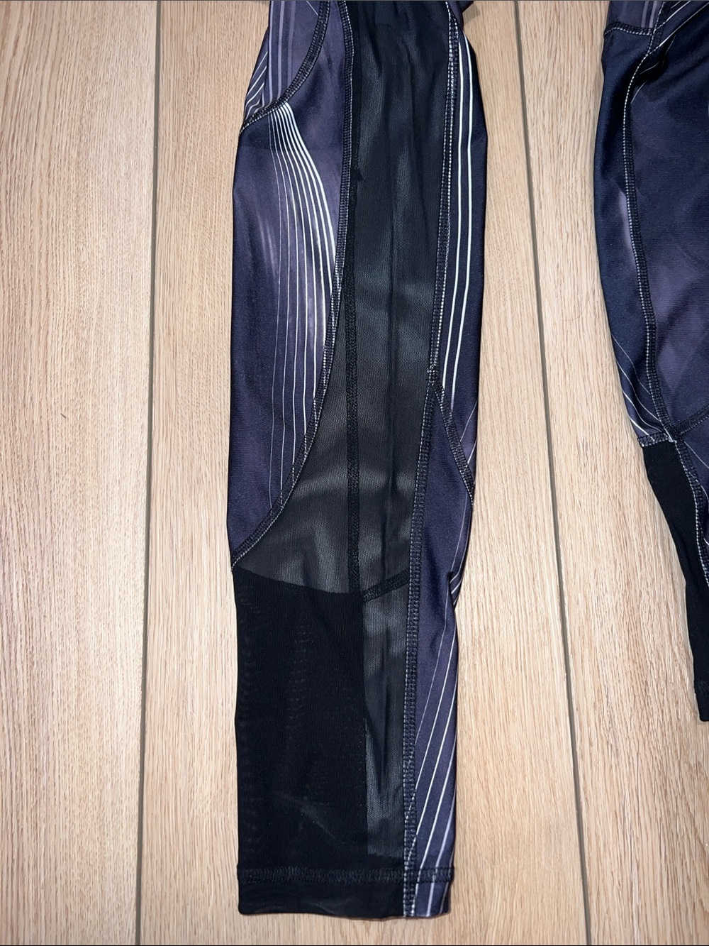 Joe Fresh Black Leggings with White Pinstripes - Picture 13 of 13